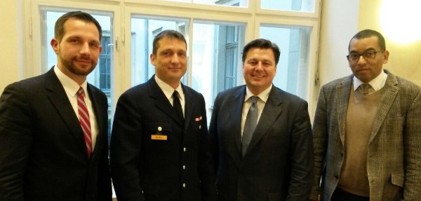 WL Rößler mit R. Schaddach, T. Schreiber und Senator Geisel
